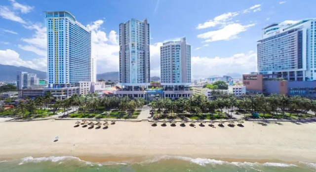 Люкс Superior The Costa Nha Trang Residences