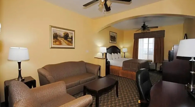Люкс Best Western Plus Manvel Inn & Suites