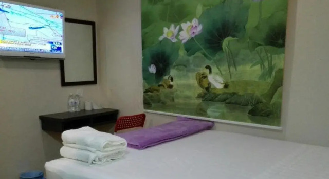 The 16 Hotel