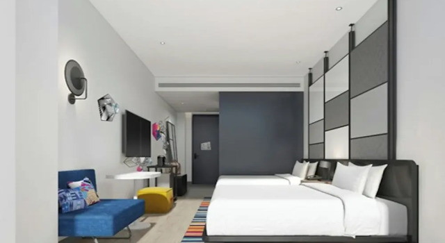 Четырёхместный номер Standard с видом на озеро Aloft by Marriott Kunshan Dianshan Lake