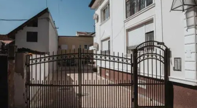 A6 Apartment