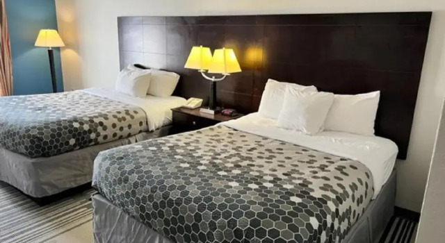 Четырёхместный номер Standard Super Inn and Suites Philadelphia