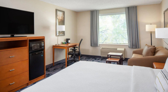 Номер Executive Fairfield Inn & Suites by Marriott Beaverton