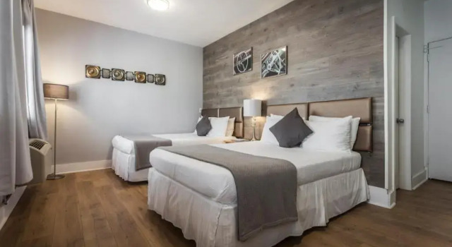Четырёхместный номер Standard Century Hotel