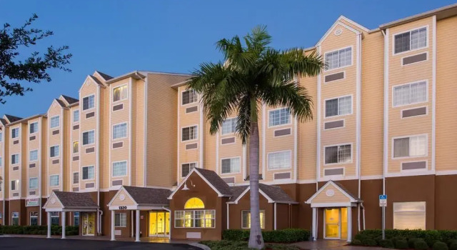 Microtel Inn & Suites by Wyndham Lehigh, Reserva ahora Hotel Lehigh Acres 