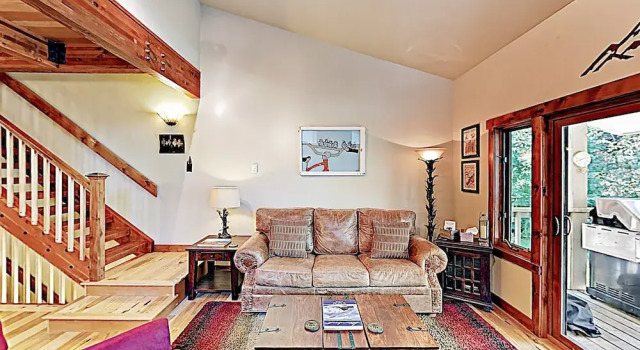 New Listing! Updated W/ Sauna, Near Ski Lift 2 Bedroom Townhouse, Book Hotel Steamboat Springs Colorado