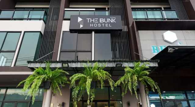 The Bunk Hostel Phuket, Забронировать Хостел Бухта Чалонг остров Пхукет