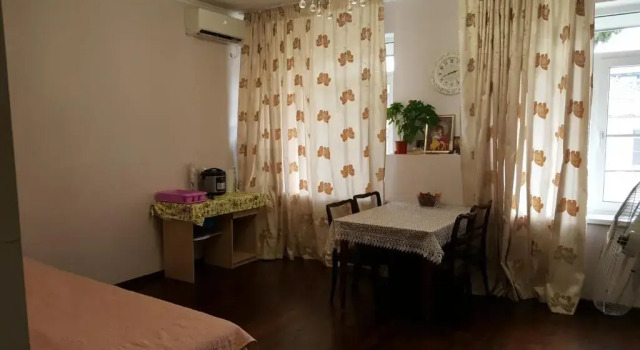Abazinskaja 35, Prenota Appartamento Hotel economici a Sukhum, vicino a Glory Park