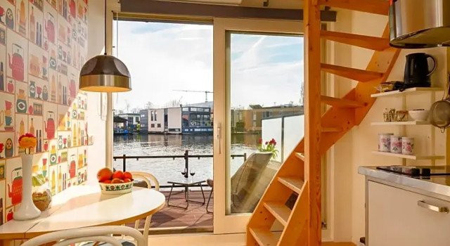 Houseboat studio with canalview and free bikes, Rezervovat Hotel Amsterdam Oud Zuid 
