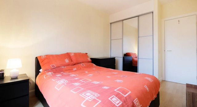Clean, Secure 2BR Flat for 4 in East London, Забронировать Отель Отели Англии 3 звезды, 3*