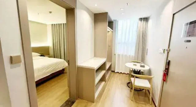 Люкс WOWQU Apartment Hotel (Shenzhen Luohu Port Hongling Subway Station Branch)