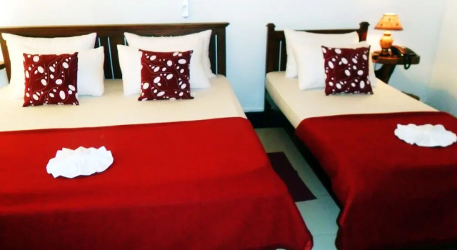 Трёхместный номер Standard с 2 комнатами с балконом и с видом на горы Mahaweli Regent Hotel