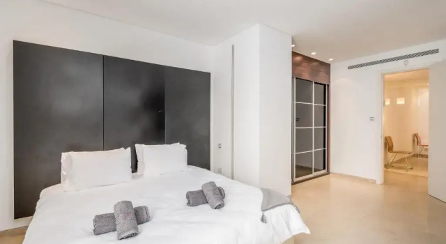 Spectacular 375 SQM at Mamilla Mall - 4 bedroom, Varaa Hotelli Jerusalem Jerusalem District