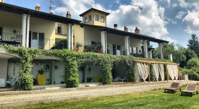 Il Sassoscritto Bed and Breakfast, Забронировать Отель Отели Монтекальво-Версиджа с бассейном, Бассейн