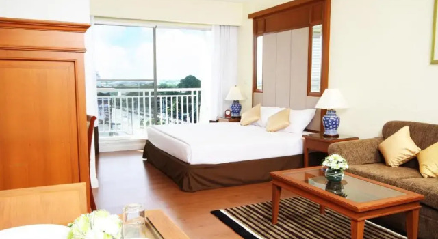 Люкс Kameo Grand Rayong Hotel & Serviced Apartments