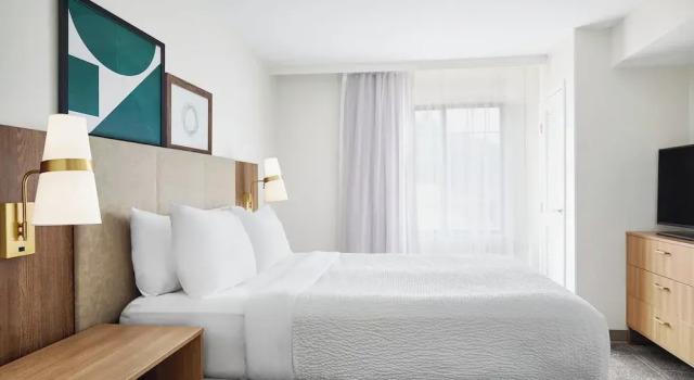 Одноместный люкс Staybridge Suites Peoria Downtown by IHG