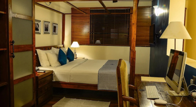 Люкс с балконом Colombo Court Hotel & Spa