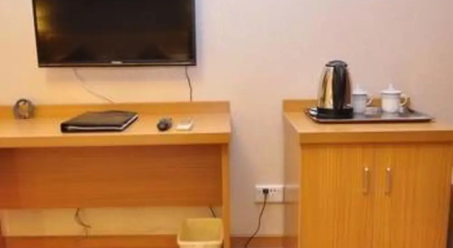 Jiahe Hotel, Rezerwuj Hotel Hotele w Kunming z parkingiem, Parking