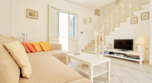 Ada Lovely House