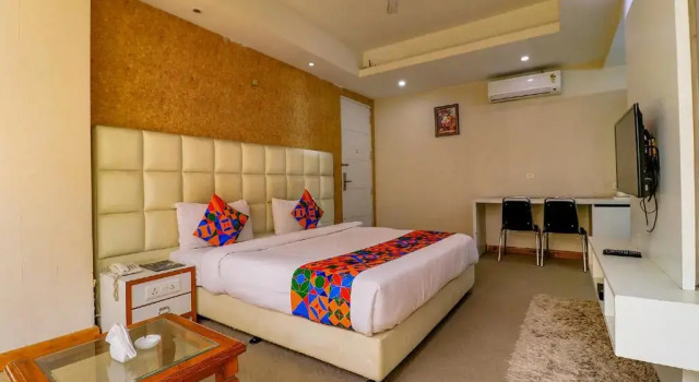 Номер Deluxe Fabhotel Gaba Corporate Suites