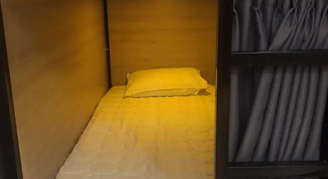 Кровать в общем номере с балконом Heystorm Homestay - Hostel