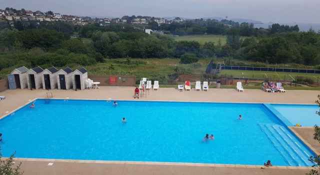 2br-pool-garden-parking-wifi-sleeps6