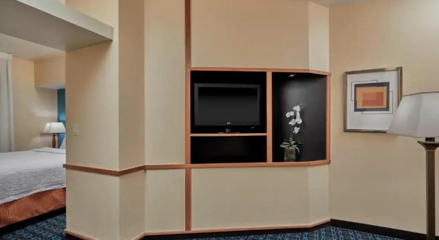 Люкс Fairfield Inn & Suites Burlington