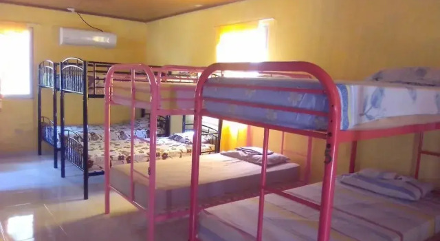 Oceans Hostal, Book Hotel Billige hoteller i Santa Catalina