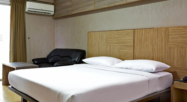 Watana Hotel
