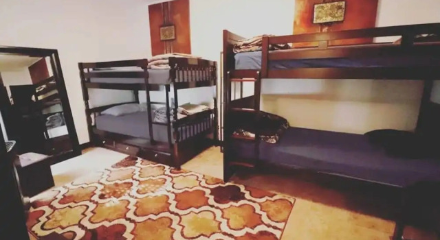Коттедж Quirky Cozy Loft Soho Little Italy - Sleeps 4