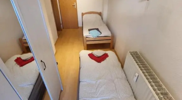 Zentrale 2 Zimmer EG Wohnung mit Balkon, Book Hotel Leipzig Saxony