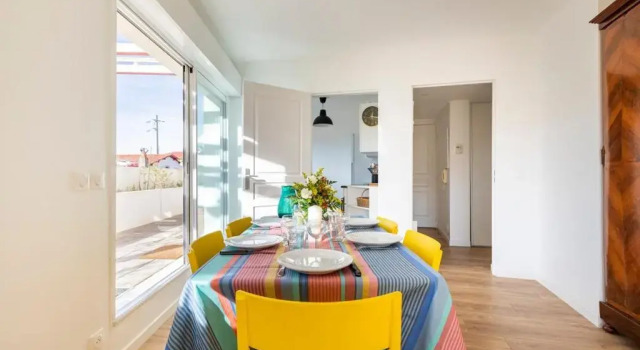 Balkoia superbe appartement de 75 m2 entièrement rénové, Prenota Appartamento Hotel a Aquitania con parcheggio, Parcheggio