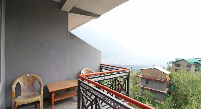 Summer House by OYO Rooms