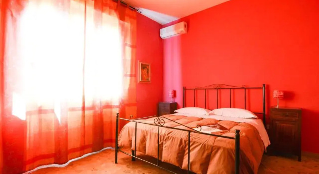 Апартаменты B&B Casa Fuori Casa - 200 mt dal casello autostradale, parcheggio gratuito, garage moto