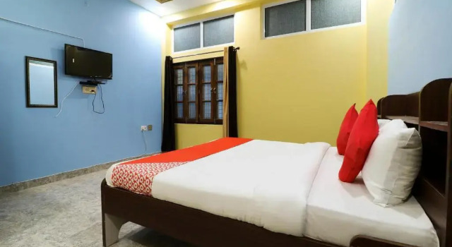 Номер Standard OYO 43886 Fanatic Inn and Banquet