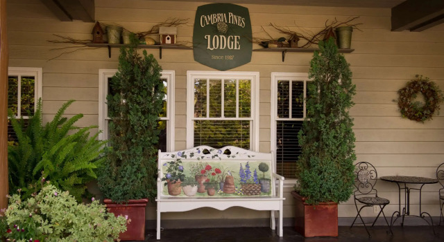 Cambria Pines Lodge, Забронировать Отель Камбрия San Luis Obispo County, рядом с Исторический музей Камбрии