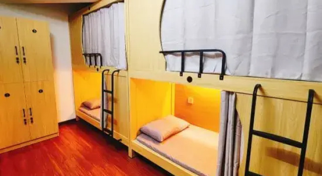 Кровать в общем номере (мужской номер) Dream Square Youth Hostel
