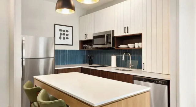 Номер Premium Staybridge Suites Toronto Airport East by IHG