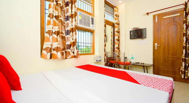 OYO 38733 The Sai Palace