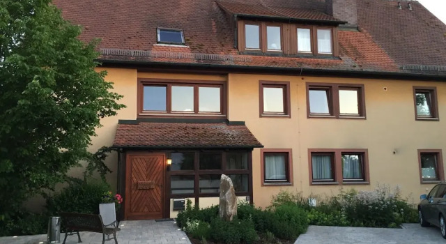 Gasthof Linden & Wildkräuterhotel, Book Hotel Hoteller i Frankenhöhe med morgenmad, Morgenmad