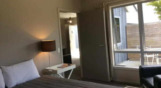 Апартаменты South Street West Motel