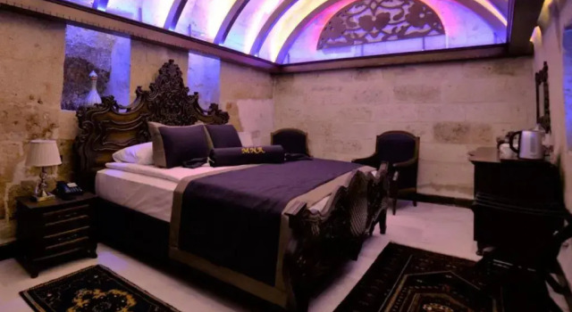 Полулюкс La Perla Cave Hotel