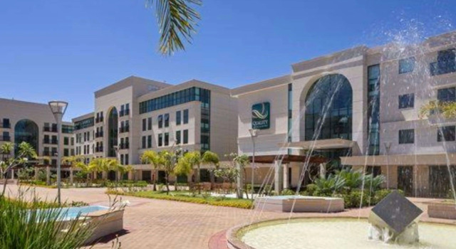 Quality Hotel & Suites Brasília, Забронировать Отель South Wing Бразилиа
