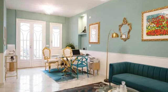 Albergo Diffuso Rossi Dimora Di Charme, Book Hotel Hoteller i Turi med morgenmad, Morgenmad
