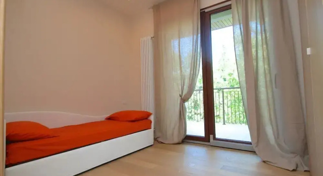 Apartament 3 camere cu balcon Tasso