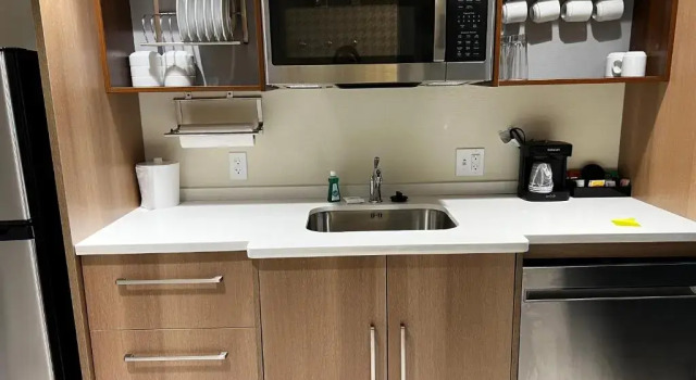 Четырёхместный люкс Home2 Suites By Hilton Bloomington Normal