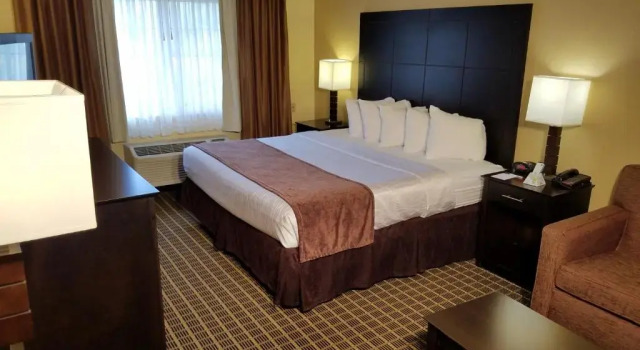 Номер Standard Quality Inn & Suites Morgantown - University Area