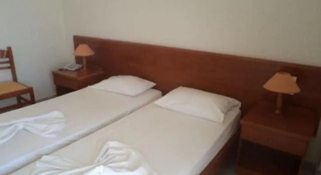 Kamari Bay Hotel