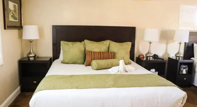 Студия Country Inn Motel