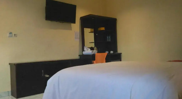 Camera tripla Deluxe con vista RedDoorz at Hotel Anda Pematang Siantar